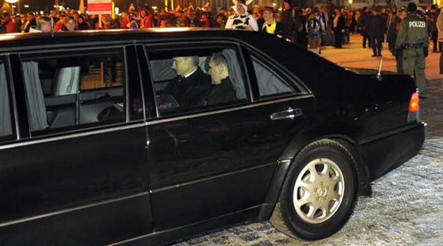 Putin in an armored car | Brone.bg